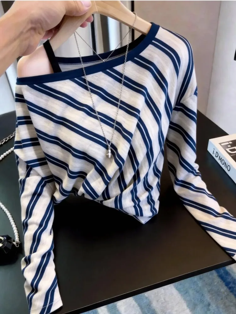 

Stylish Unique Beautiful Women's T-shirt Summer New Design Fashionable Casual Long Sleeve Striped Top for Pear Shaped Ladies