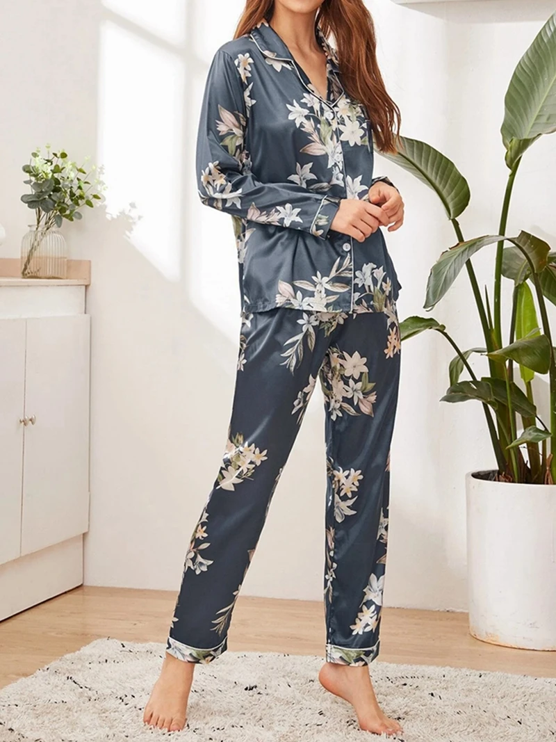 Silky Lily Print 2Pcs Pajama Set For Women Long-Sleeve Lapel Chest Pocket Tops And Long Pants Comfortable Relaxed Fit Sleepwear