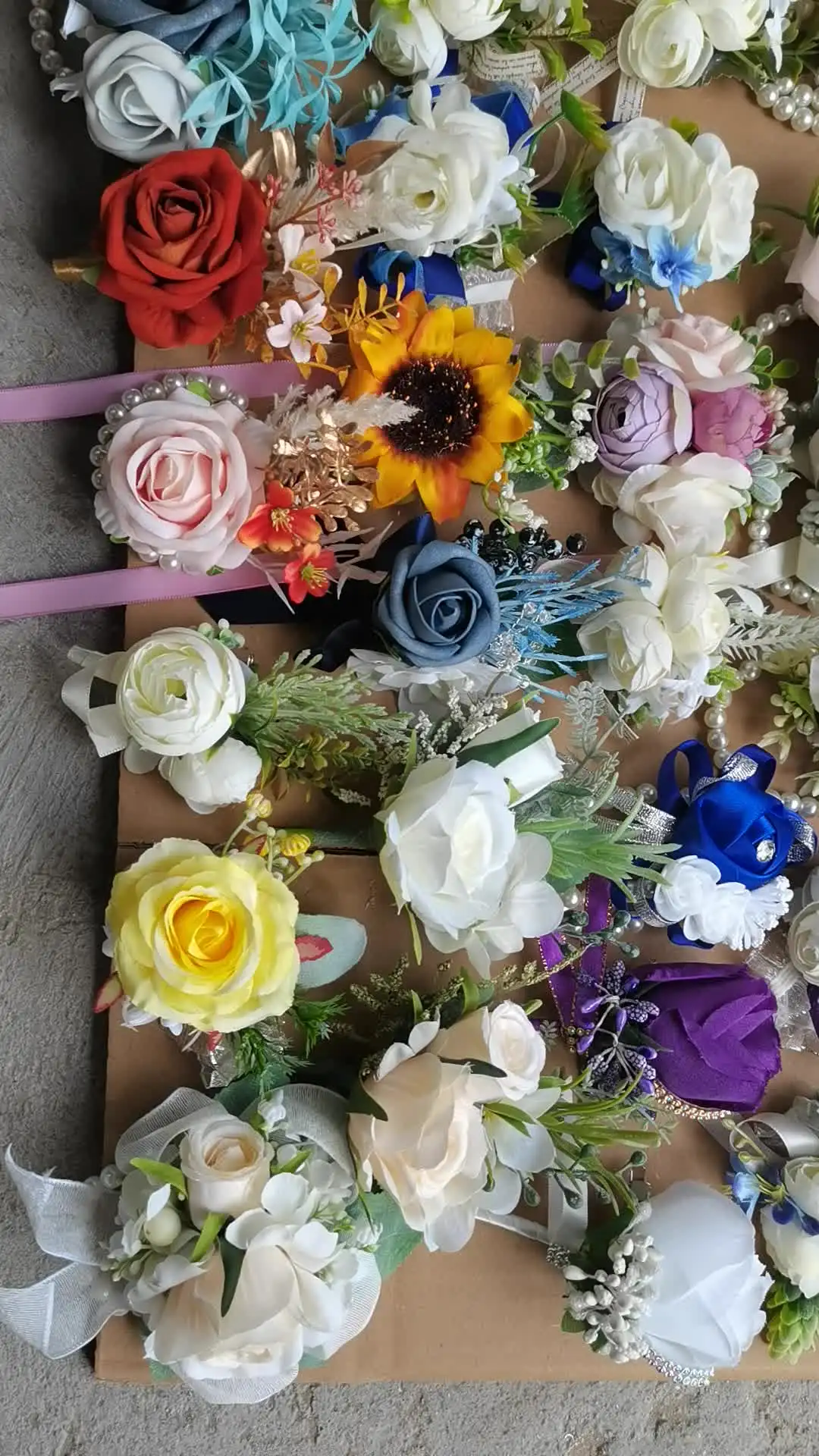 Boutonnieres flores artificiais rosas brancas seda marfim corsage buttonhole padrinhos boutonniere para homens acessórios de casamento