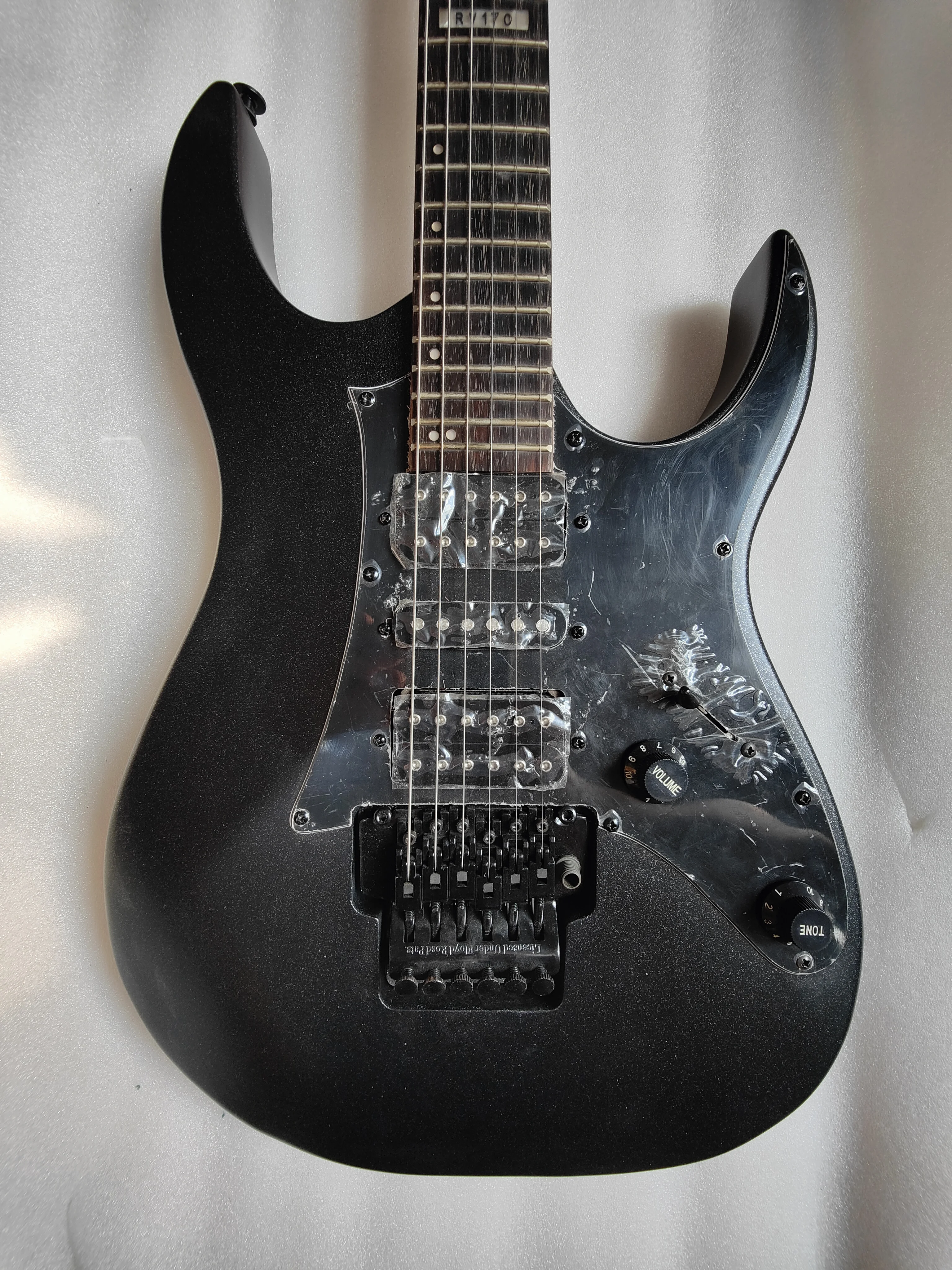 Custom Electric Guitar with 6 Strings, Floyd Rose Hsh, Metal Black Color Body, Rosewood Fingerboard, Real Photos, Only One