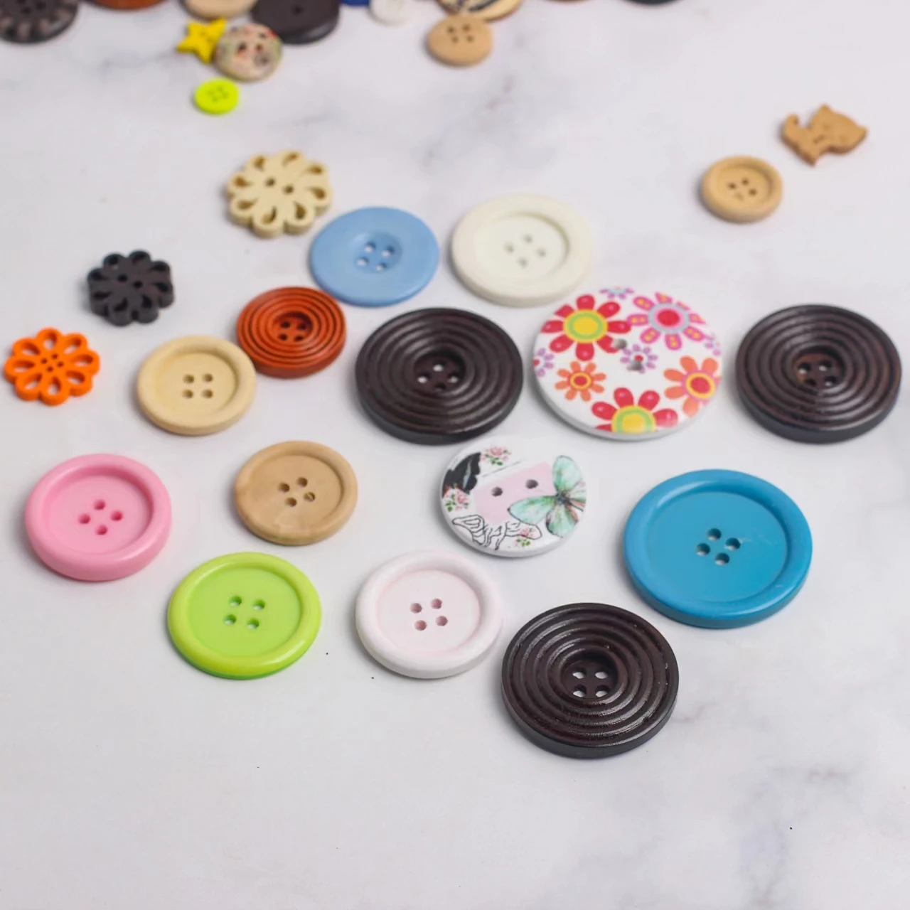100PCS Mix 2/4 Hole Circular Dotted Line Wooden Buttons Sewing Scrapbook Clothing Sweaters Handwork Home DIY Accessories MIX001