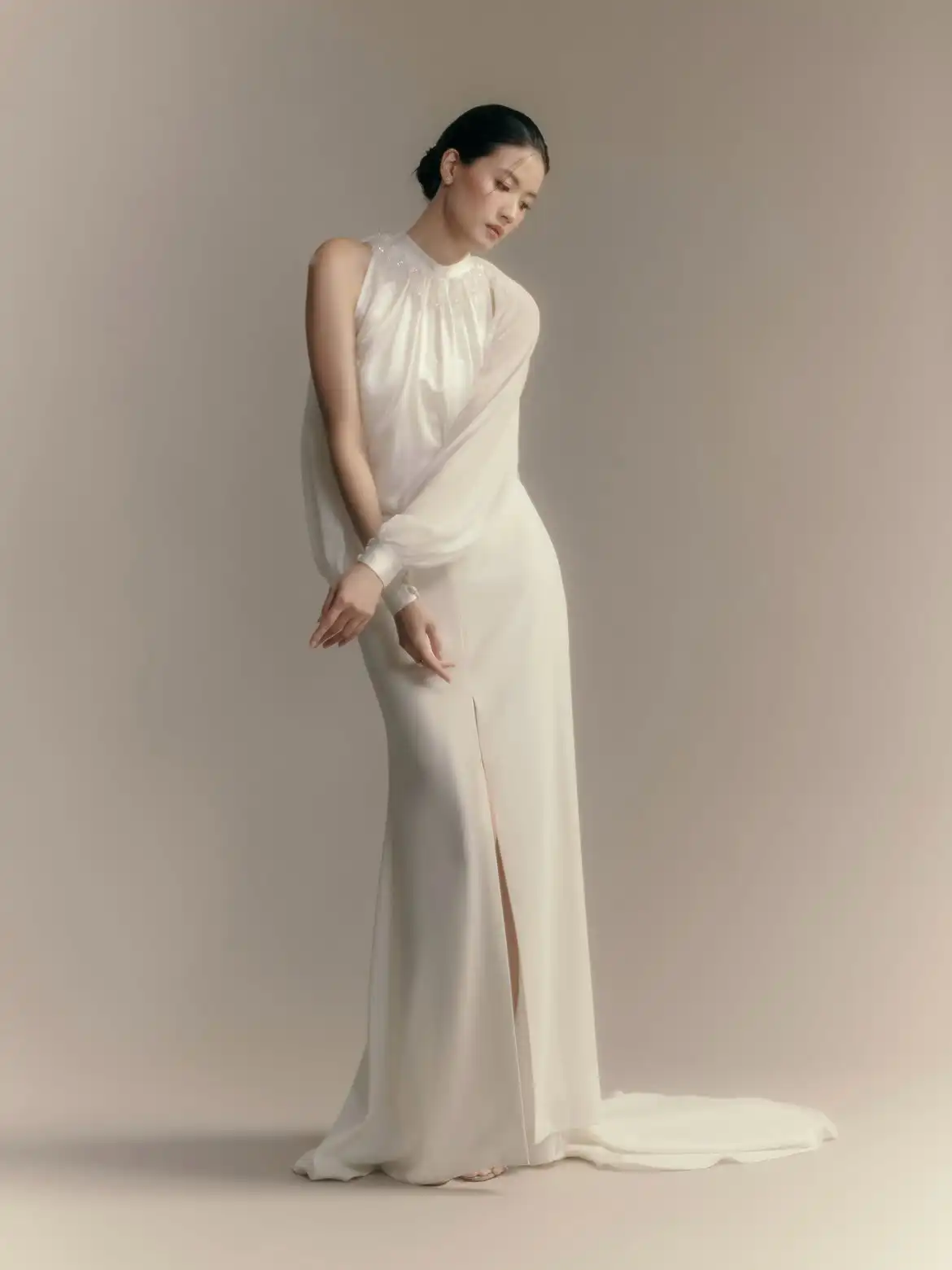White Halter Wedding Dresses Satin Draped Bodice Beaded Collar Elegant Paty Dresses Bridal Gown Ivory Mermaid Evening Dresses