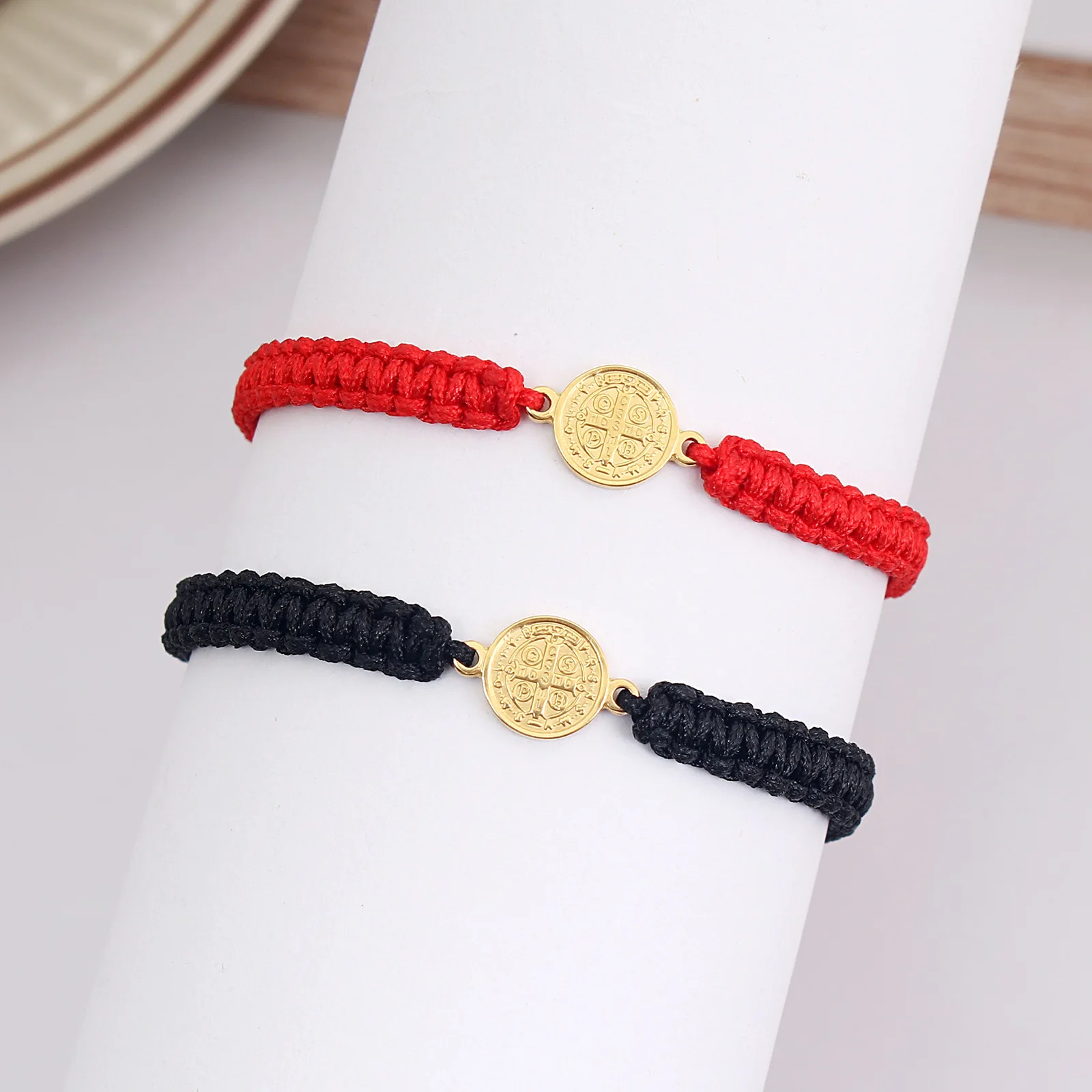 المعتقد الكاثوليكي سانت بينيتو ميدالية أساور الفولاذ المقاوم للصدأ سانت بنديكت الصليب دليل قابل للتعديل أساور حبل القطن المضفر #4