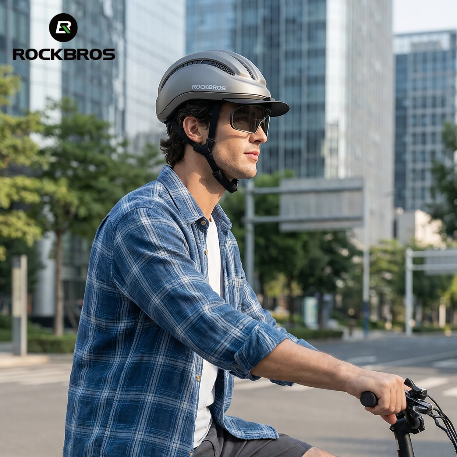 ROCKBROS Cycling Helmet One-Piece Molding Helmet with Magnetic Photochromic UV400 Goggles High-Density Foaming Safety Helmet