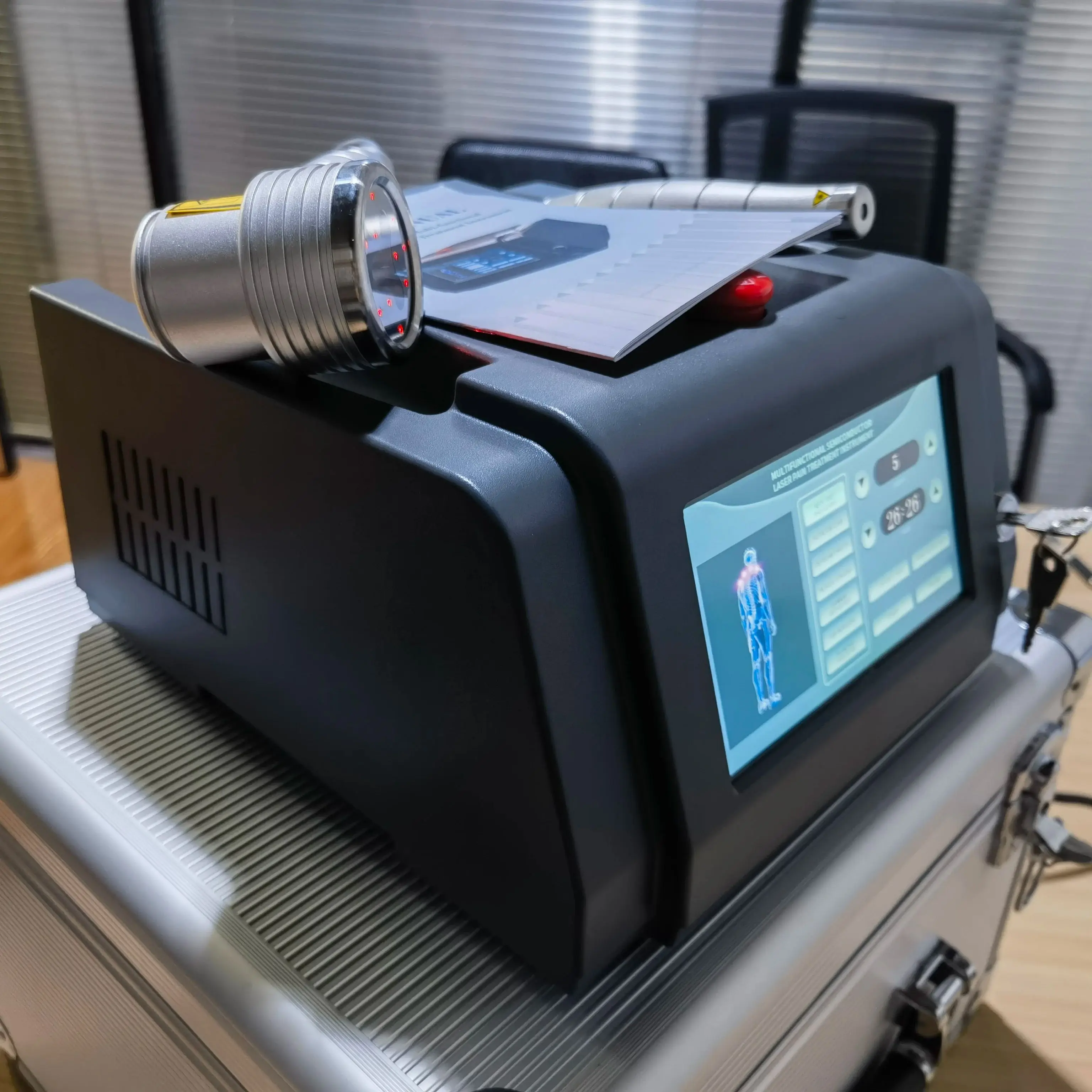 

Устройство для терапии красным светом 6-в-1, холодный лазер 650 нм 808 нм для облегчения боли, омоложения кожи, роста волос, лазерного оборудования для домашнего использования