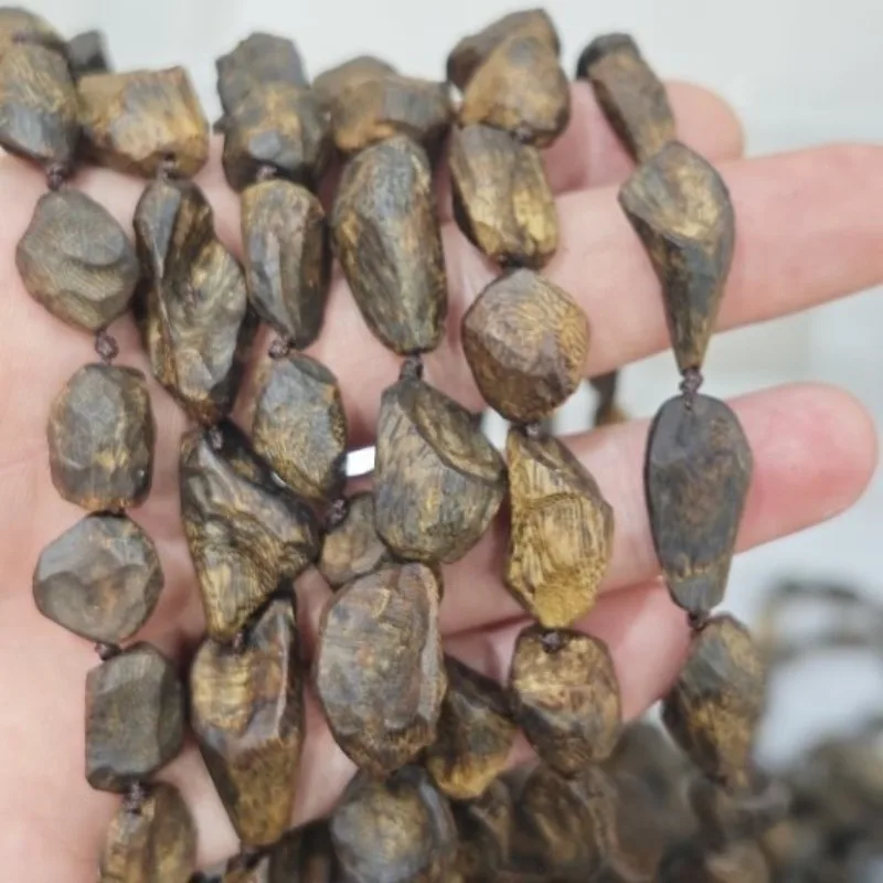 

Natural Chinan agarwood irregular necklace long string of accessories, men's and women's high grease
