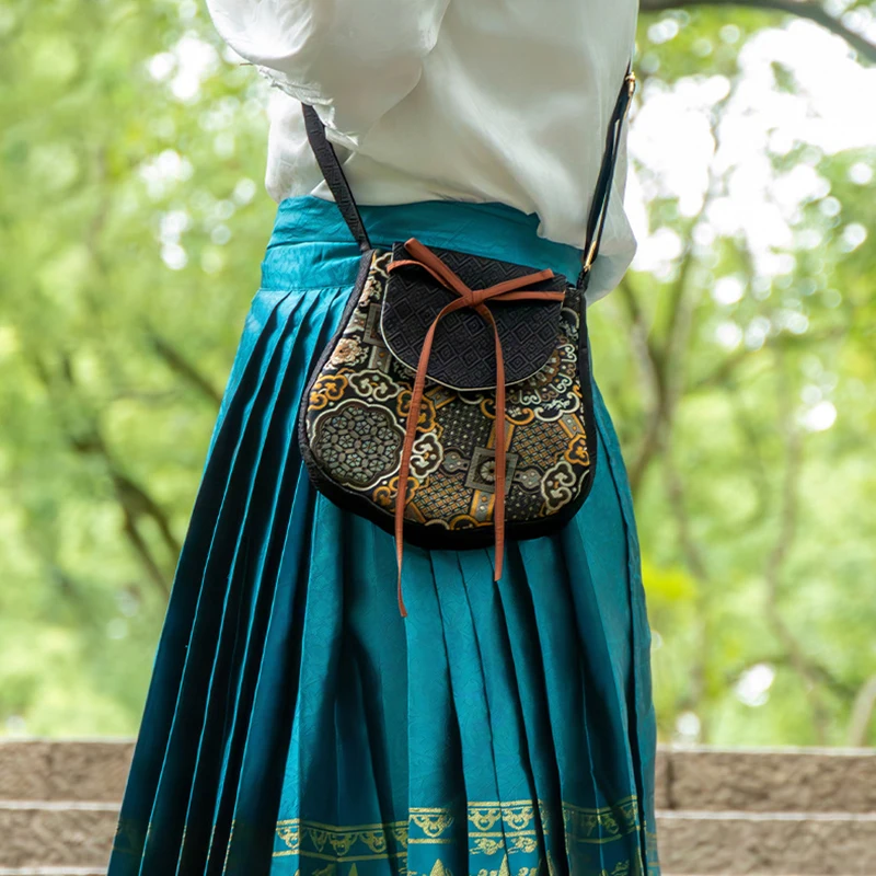 Chinese Style Guofeng Vintage Shoulder Bag Artistic National Trend Style Women Crossbody Bag Patchwork Fabric Hanfu Coin Purse