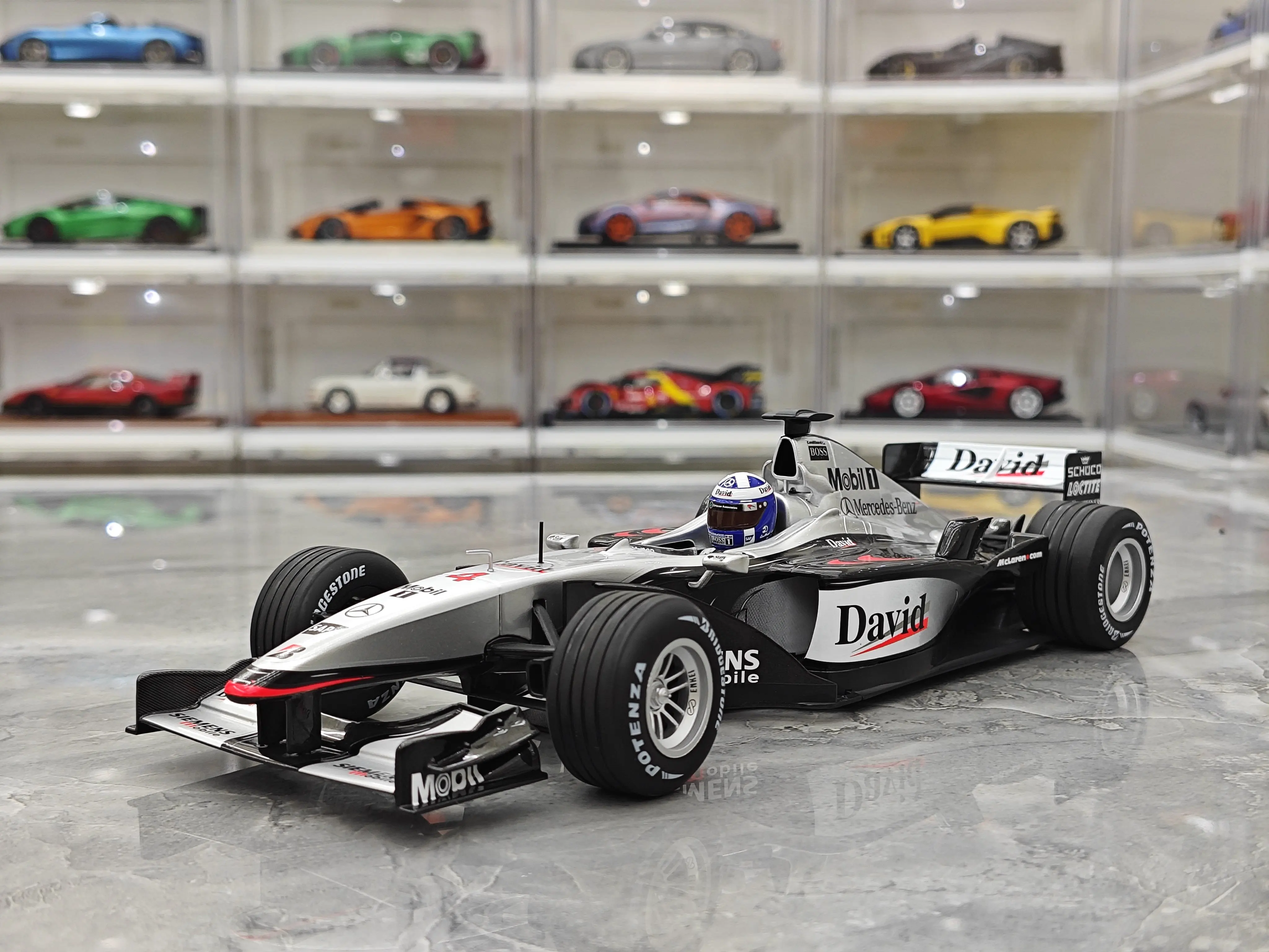 Minichamps 1:18 F1 MP4-16 Coulthard 2001 Spain Simulation Limited Edition Resin Metal Static Car Model Toy Gift