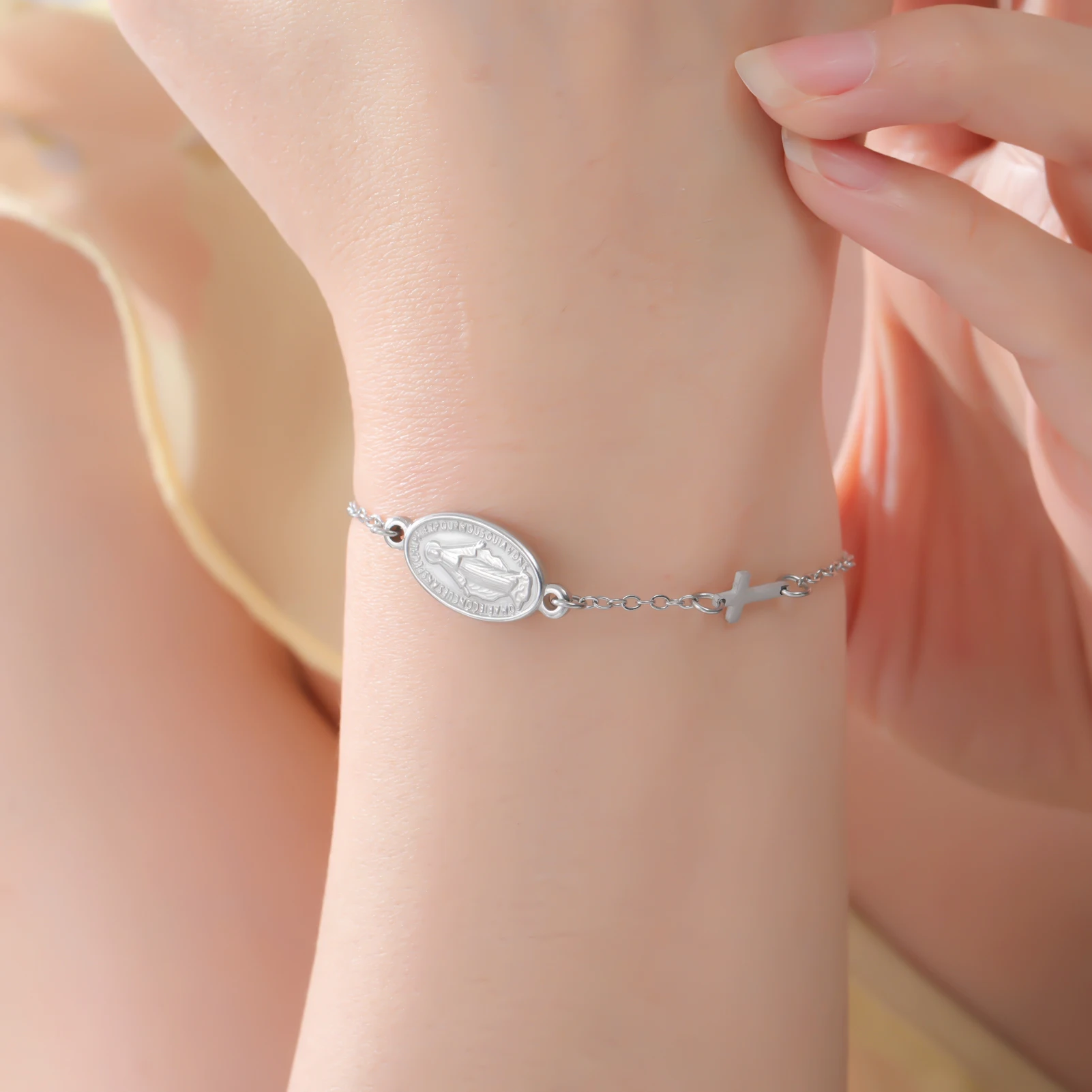 LIKGREAT مريم العذراء سوار الصليب سحر أساور الفولاذ المقاوم للصدأ أم يسوع الكاثوليكية مجوهرات هدية الحماية المسيحية