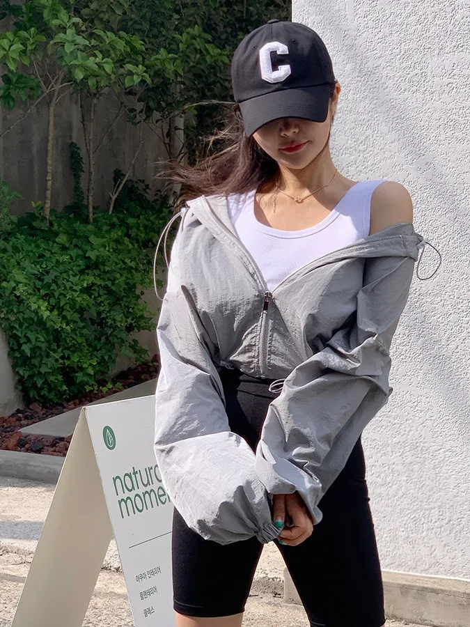 

Women's Summer Lightweight Loose Fit Hooded Sun Protection Jaet Breathable Outdoor Windbreaker ort Coat UV Protection
