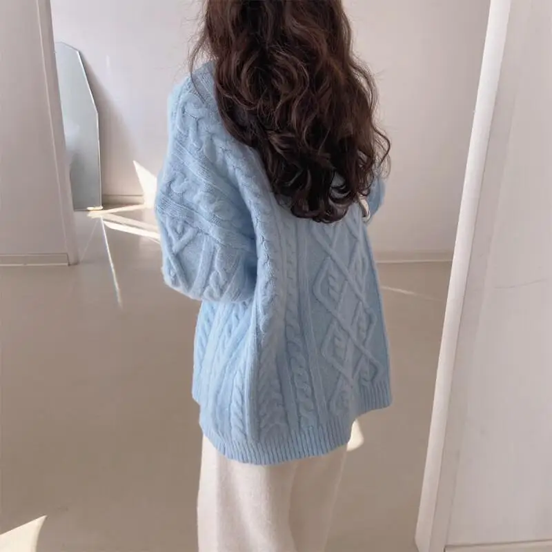 ملابس منزلية عصرية سترة نسائية تريكو سترات نسائية موضة 2025 ملابس شتوية للسيدات وسترات علوية تسحب فرو نسائي