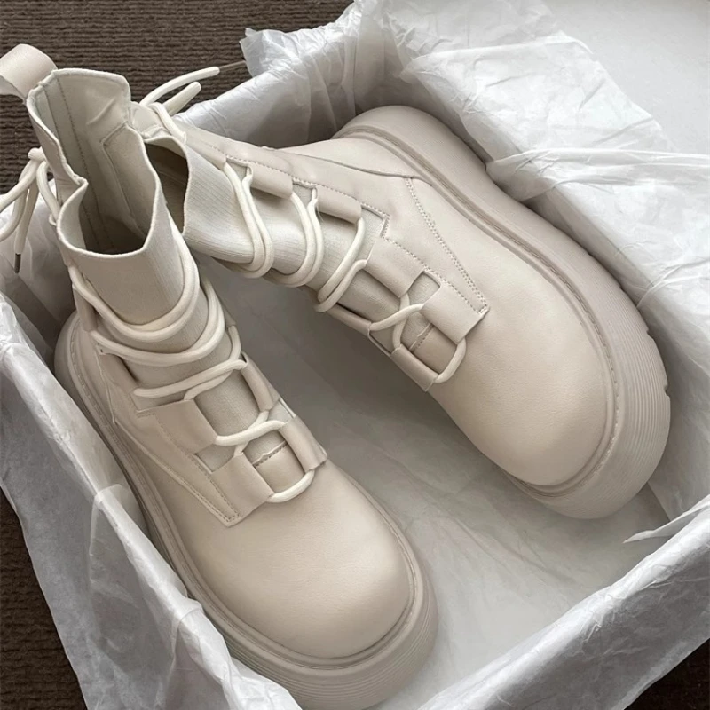 Zapatos de mujer de estilo británico a la moda, botas de nieve de suela gruesa para invierno 2025, botines cómodos antideslizantes para mujer