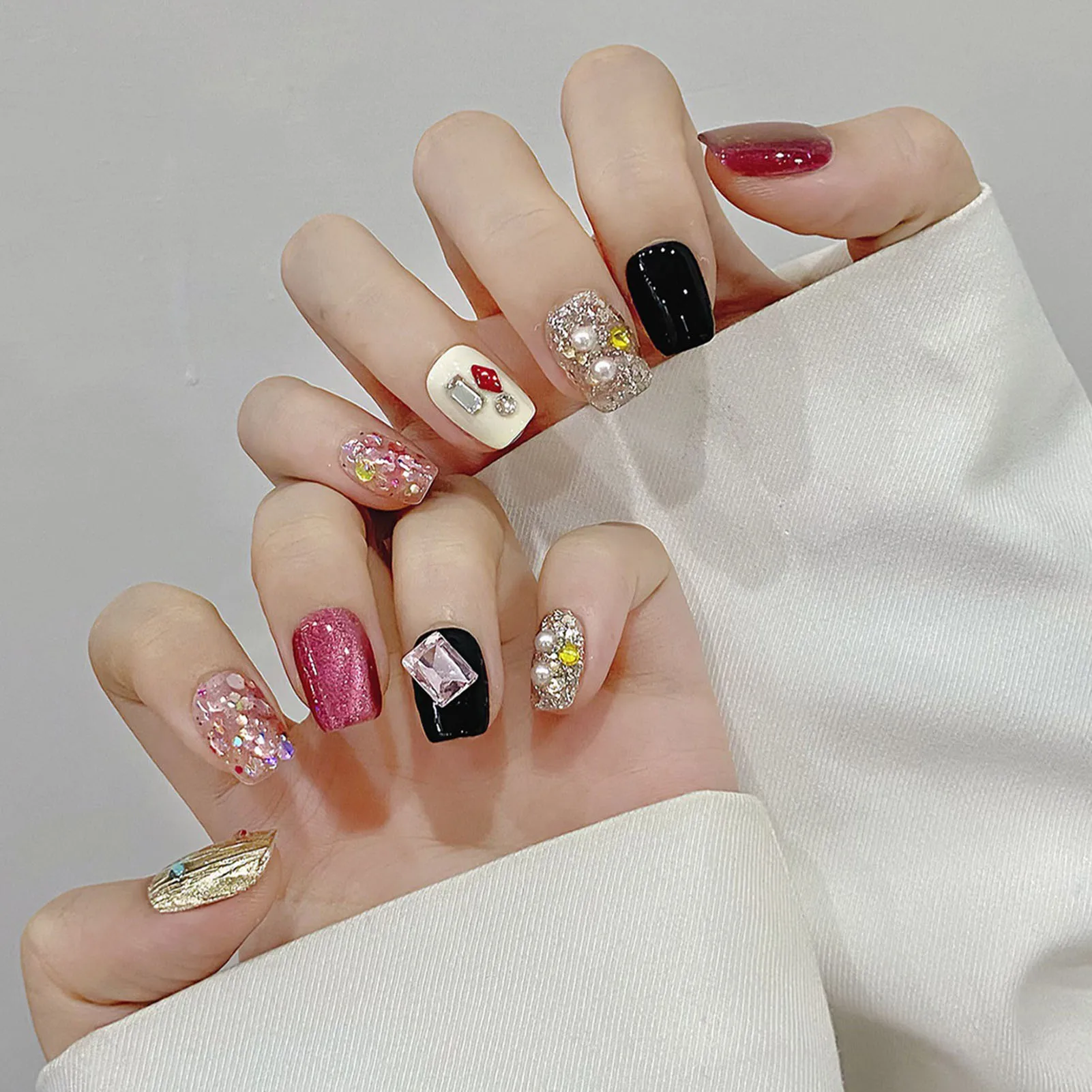 Handmade Press on Nails Glitter Pink Sequins Cat Eyes Glossy Fake Nails Full Cover Short Square Shiny Crystal Design False Nails