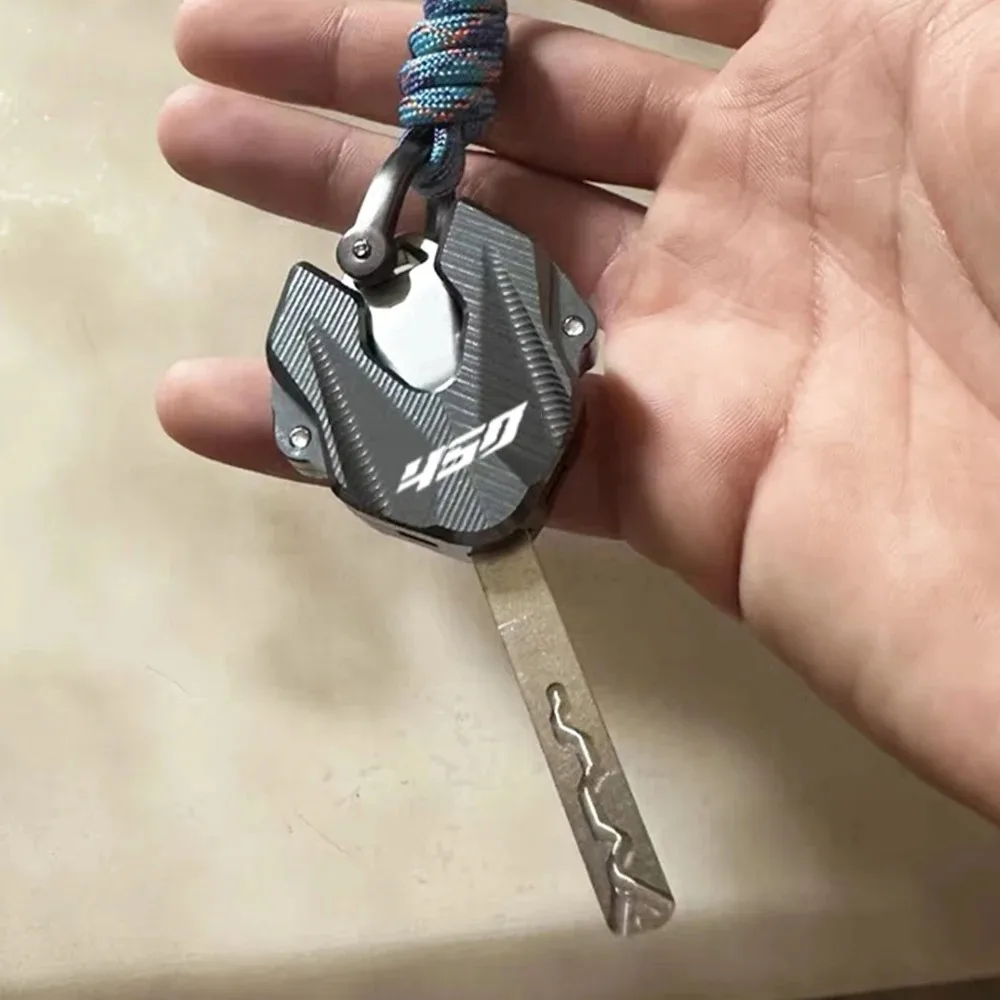 ل CFMOTO 675SR 675NK 675 SS SR-R 450 SR MT 650MT 700MT 800MT 2024 2025 2026 دراجة نارية الملحقات مفتاح الغطاء وسلسلة المفاتيح