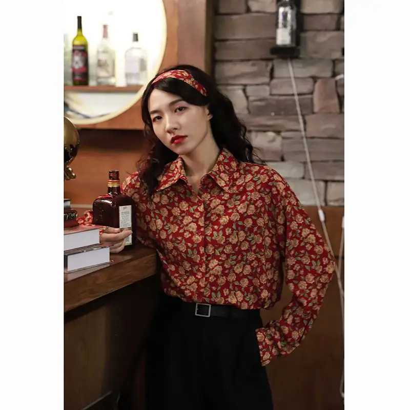 Women's Shirt Design Is Niche Light and Mature Retro Hong Kong Style Printed Loose Long Sleeved Straight Tube Red Slimming Top