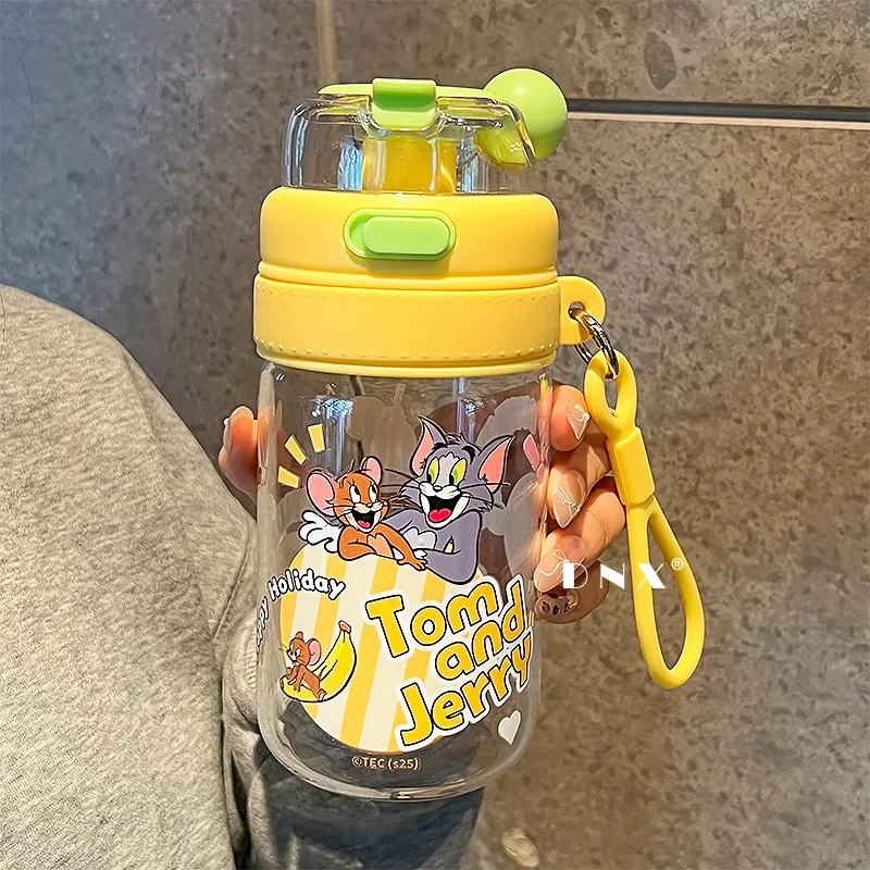 Kawaii 550 مللي توم وجيري يوم الصيف شرب القش كوب ماء أنيمي طالب الموضة المحمولة مزدوجة شرب الفم كوب بلاستك