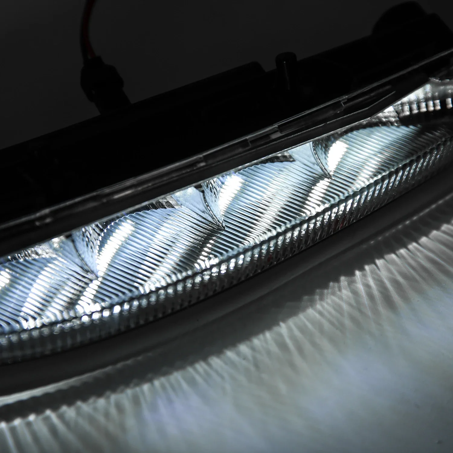 Pair Left&Right Daytime Running Light Assembly For Mercedes Benz C-Class W204 C63 AMG Front Bumper Anti Fog Light 2049064802