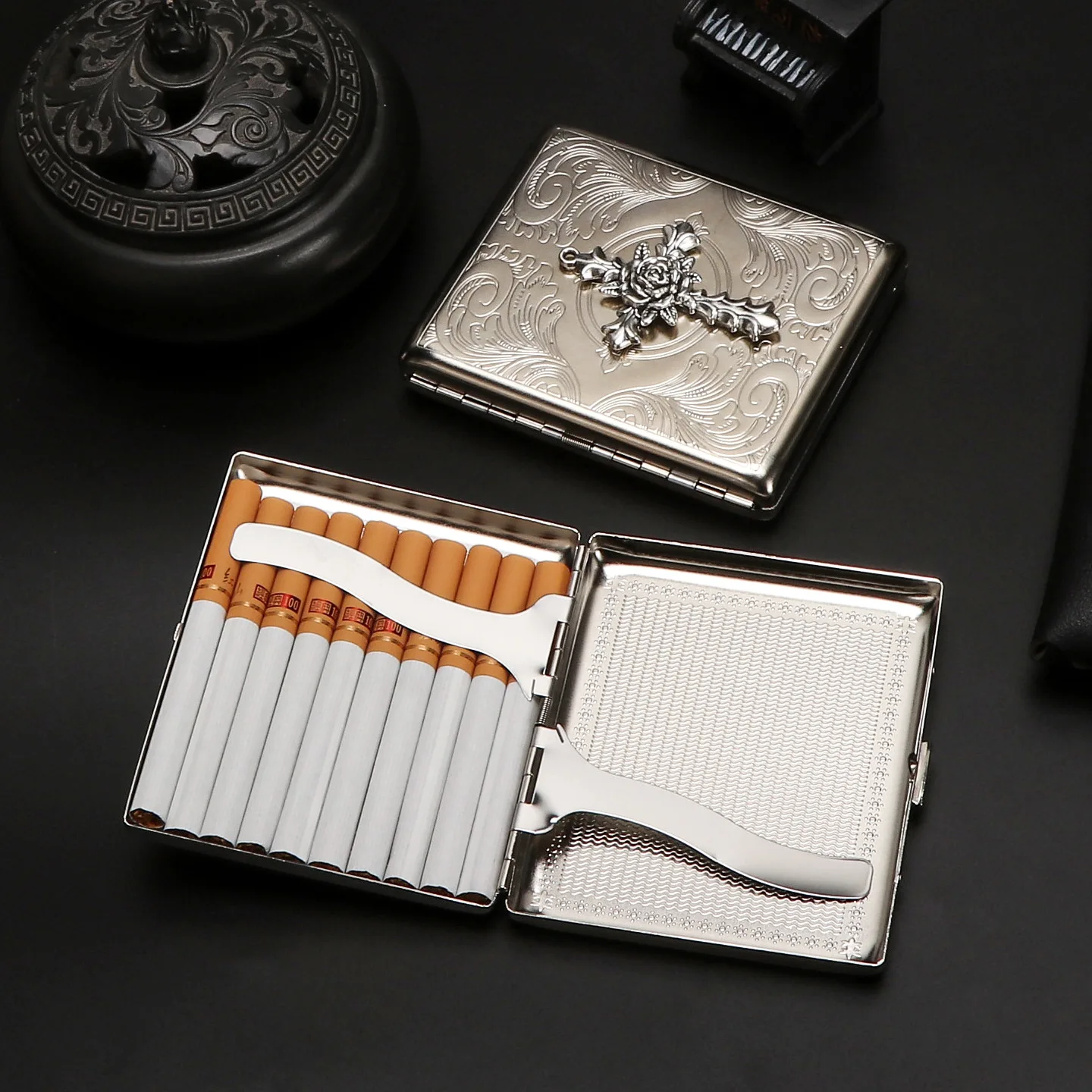 Vintage Embossed Metal Cigarette Case Pattern 20 Thick Cigarettes Holder Moisture Proof Portable Ultra Thin Cigarette Box Gift