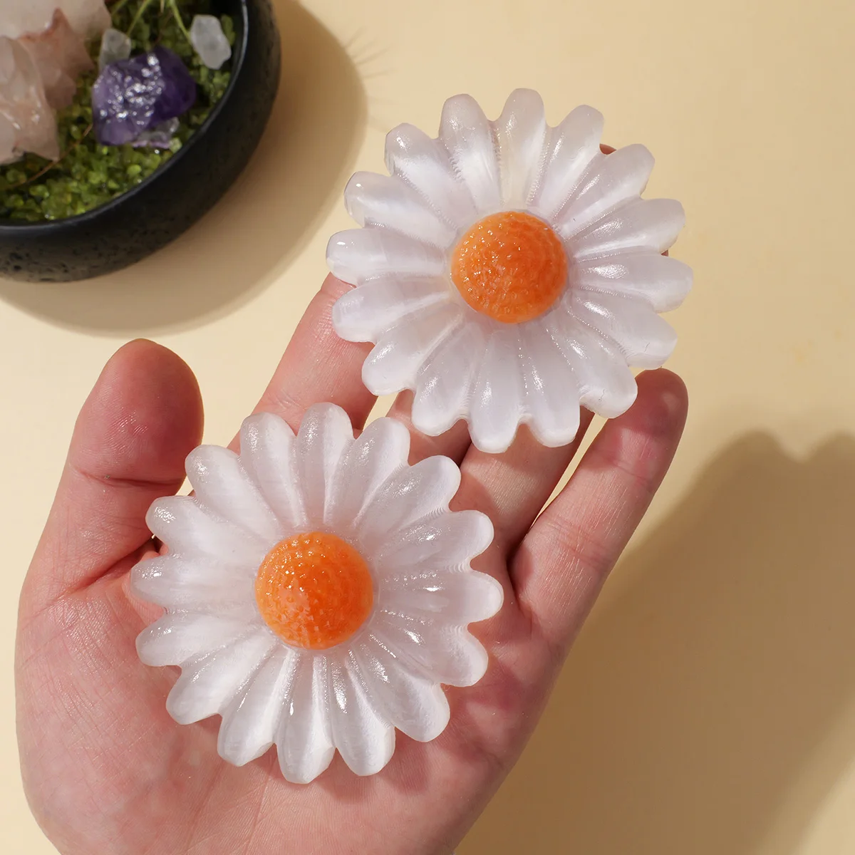 1PC Natural Crystal Selenite Sunflower Hand-Carved Crafts Office Desktop Decoration Holiday Gifts