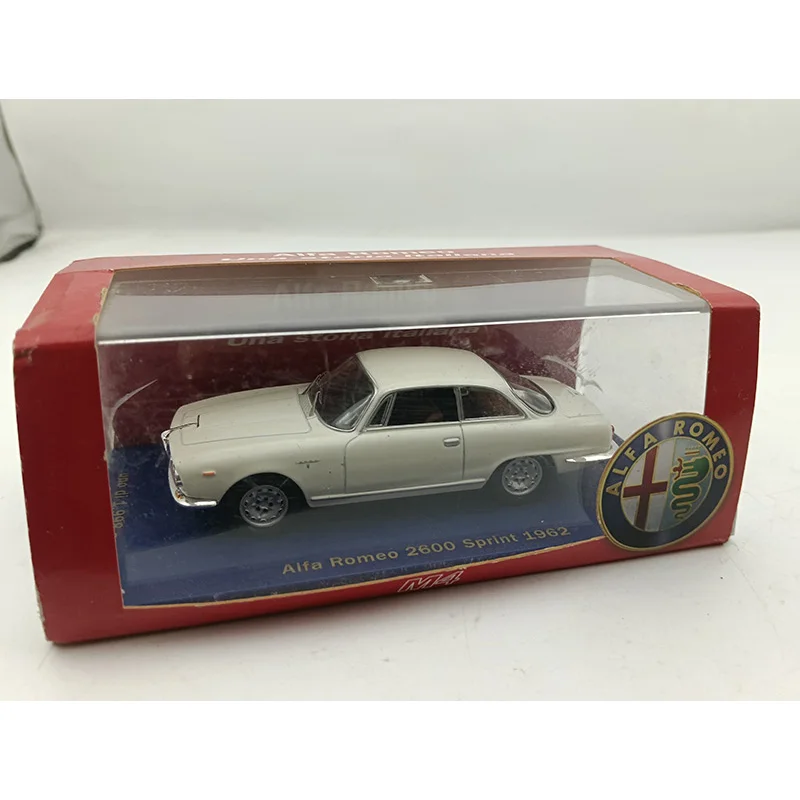scala-1-43-1963-alfa-romeo-2600-collezione-di-modelli-di-auto-in-lega-ornamenti-veicolo-giocattolo