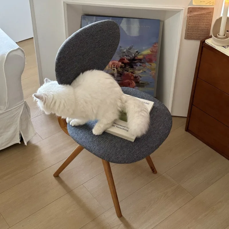 High-Back Dining Chair with Soft Upholstery for Chea Wea Minimalist Home Use Solid Wood Study Chair Comfortable Seating