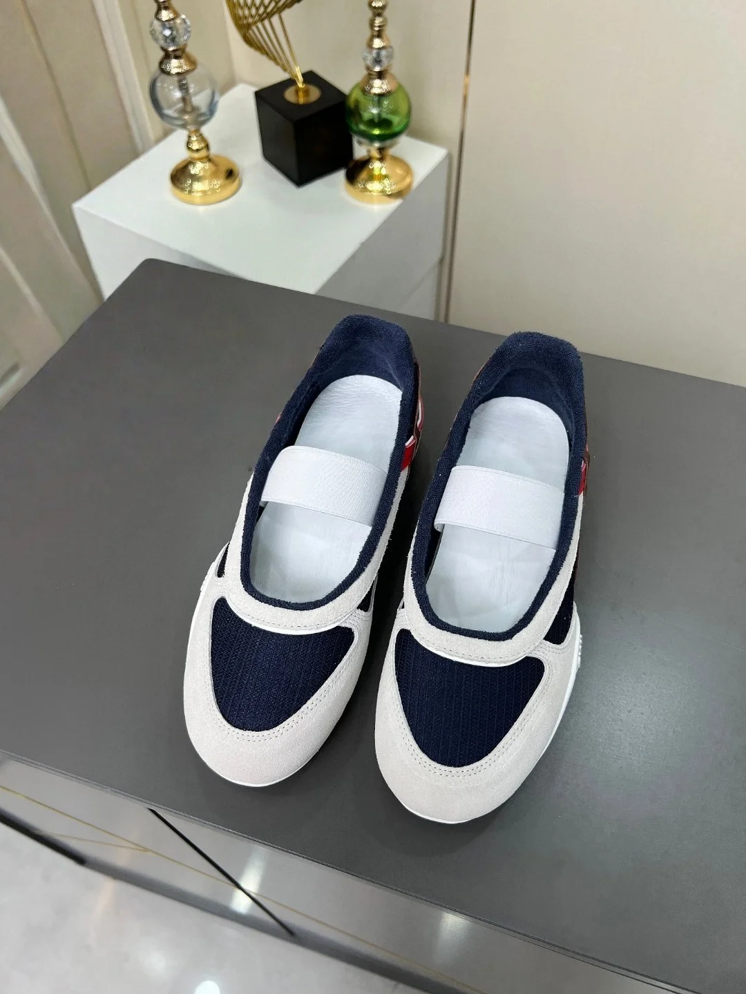 New Summer Women's Training Shoes British Style Athletic Flat Shoes Wide Velcro Casual Mary Jane Shoes Versatile and Breathable view 3