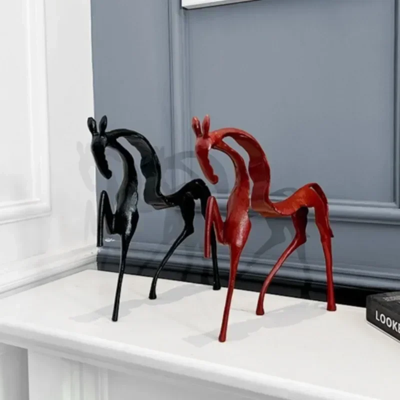 Modern Minimalism Figurines Creative Horse Miniatures Living Room Interior Aesthetic Decoration Room Decoration Accessories