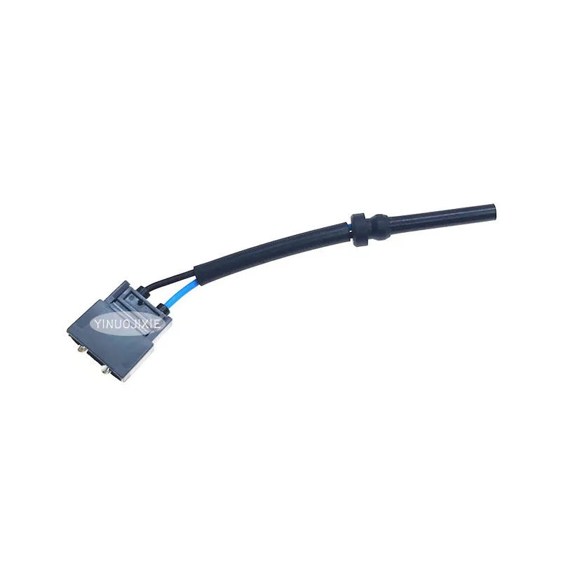 Suitable for construction machinery trucks trucks water pumps logistics vehicles expansion tank water level sensors VOE8140024