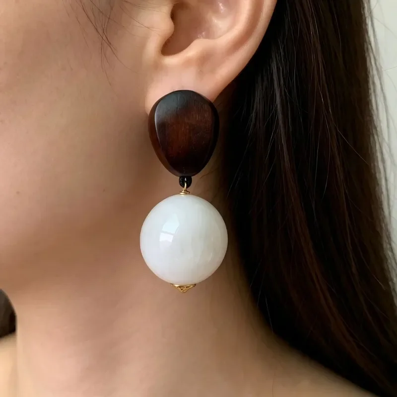 Natural Walnut Natural Crystal Pendant Earrings Minimalist Contrast Log Snowflake Ghost Pendant Earrings Commuter Women