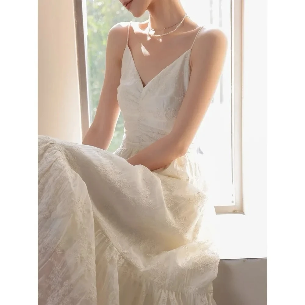 

Элегантное бежевое женское платье, летнее новое стильное тонкое длинное платье трапециевидной формы на бретельках с v-образным вырезом и без рукавов, макси, стандартная линия талии