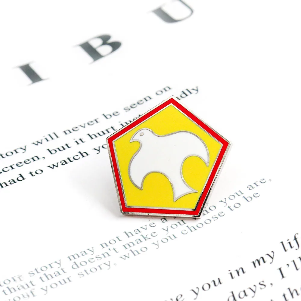 Peacemaker Dove Badge Pigeon Logo المينا دبوس الفيلم الطرفية مجوهرات المشجعين هدية #3