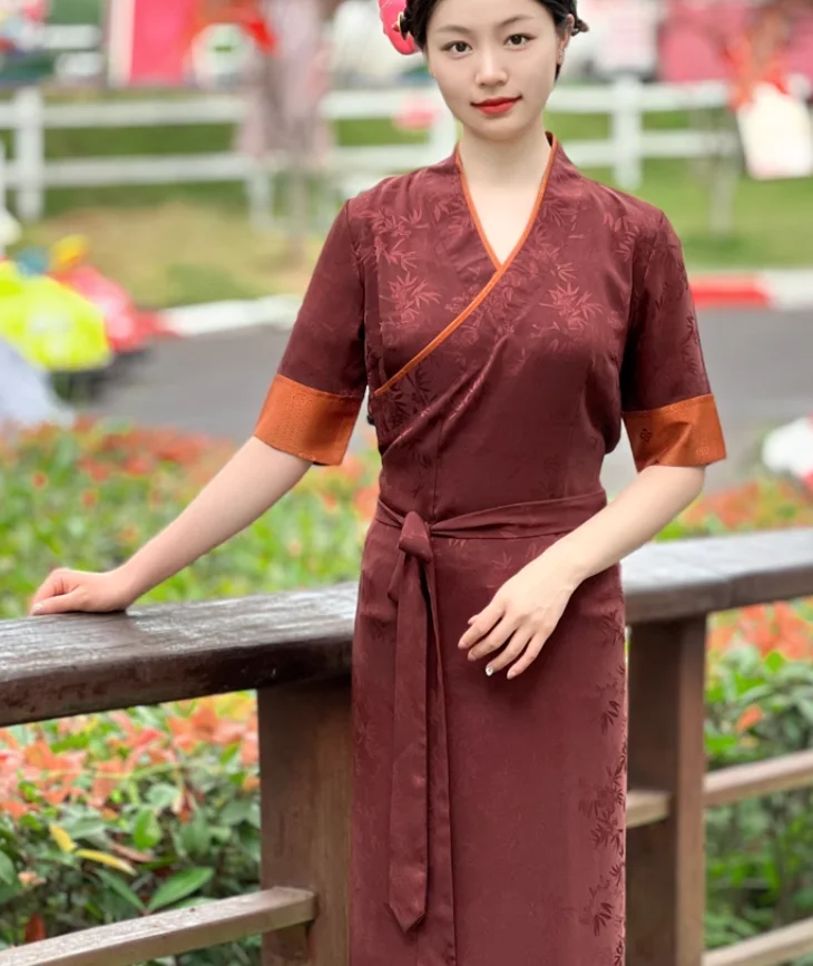 

Chinese Tibetan Costume Women's Short Sleeve Color Matching Bola Xizang Dress Wrap Skirt