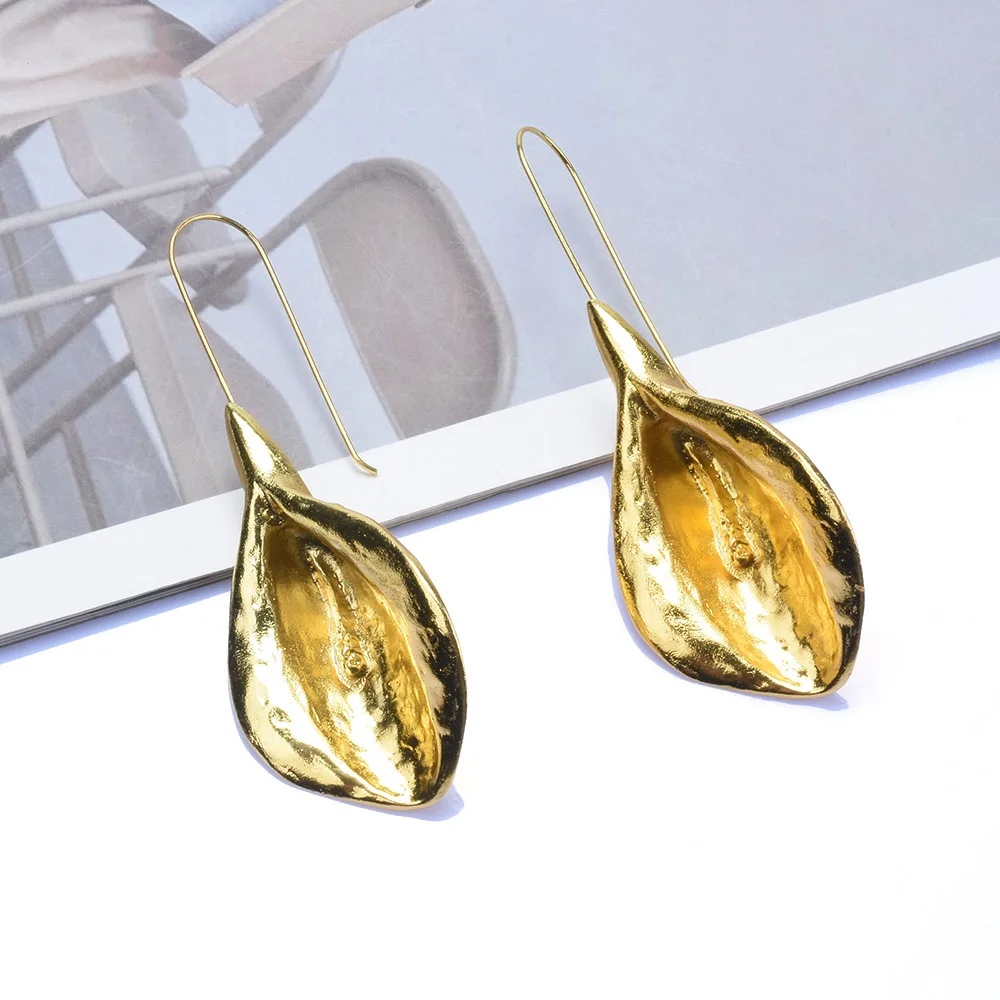 2025 New Fashion Golden Bell Morning Glory Fan Shaped Metal Earrings Women Indian Punk Statement Dangle Earrings Jewelry