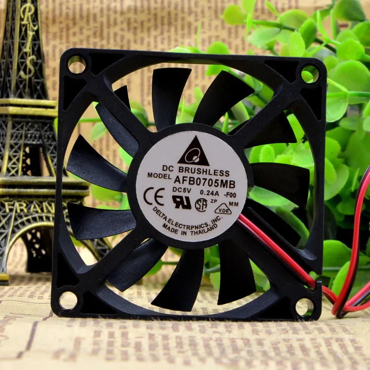 

Ультратонкий охлаждающий вентилятор Delta Afb0705mb 5V 7010 0.24a 7 см с USB-подключением и функцией бесшумной работы