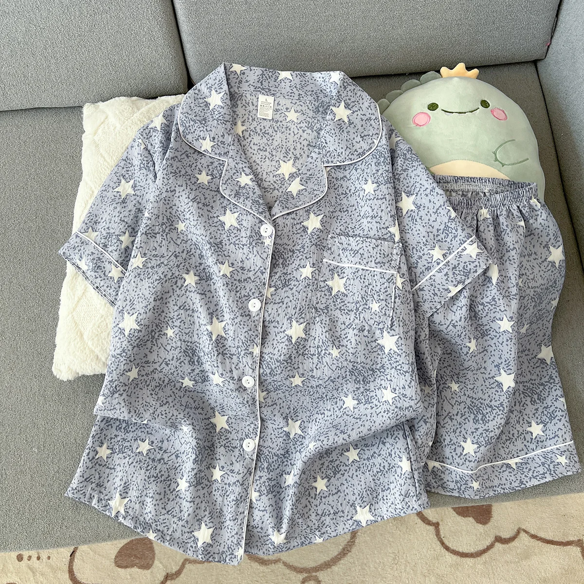 Women's Summer Pajamas, Thin Style with Star Pattern, Short-Sleeved Shorts, Sweet and Cute, Can Be Worn Outside in Summer, Two-Piece Home Wear Set