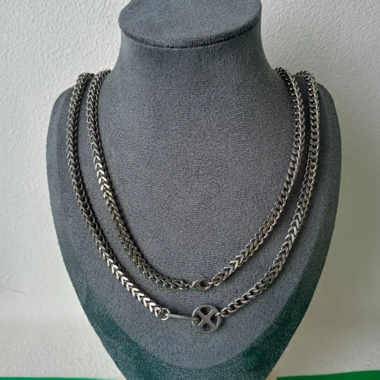

7.0mmminimalist pure titanium necklace with anti allergic material for both front and back chains