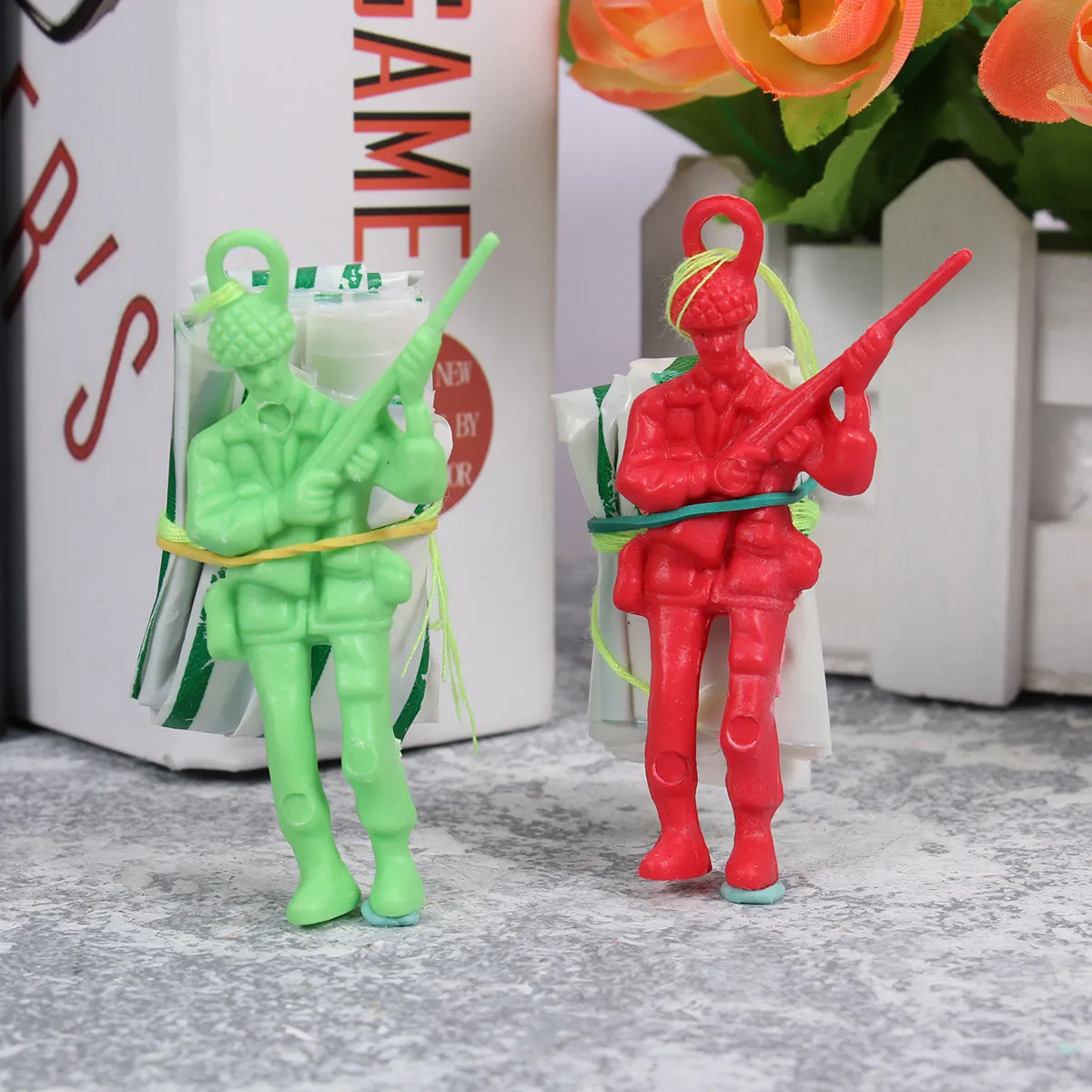 

10Pcs Soldier Parachute Mini Educational Gift for Kids Easy to Use Durable Premium Material Hand Throwing Random Color