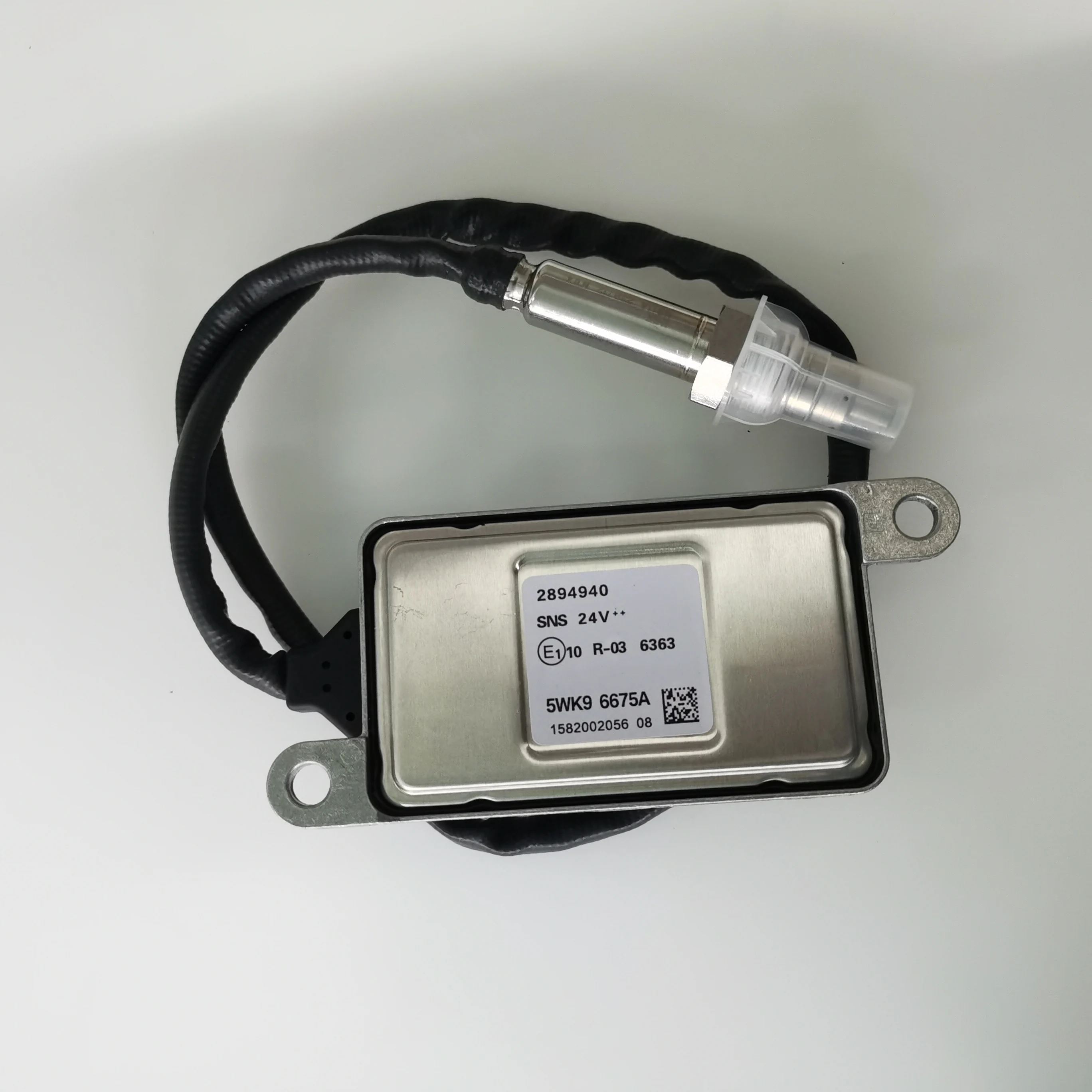 100% tested Nitrogen Oxygen Sensor 5WK9 6675A Nox Sensor A034X847/2894940 5WK9 6675A for Truck