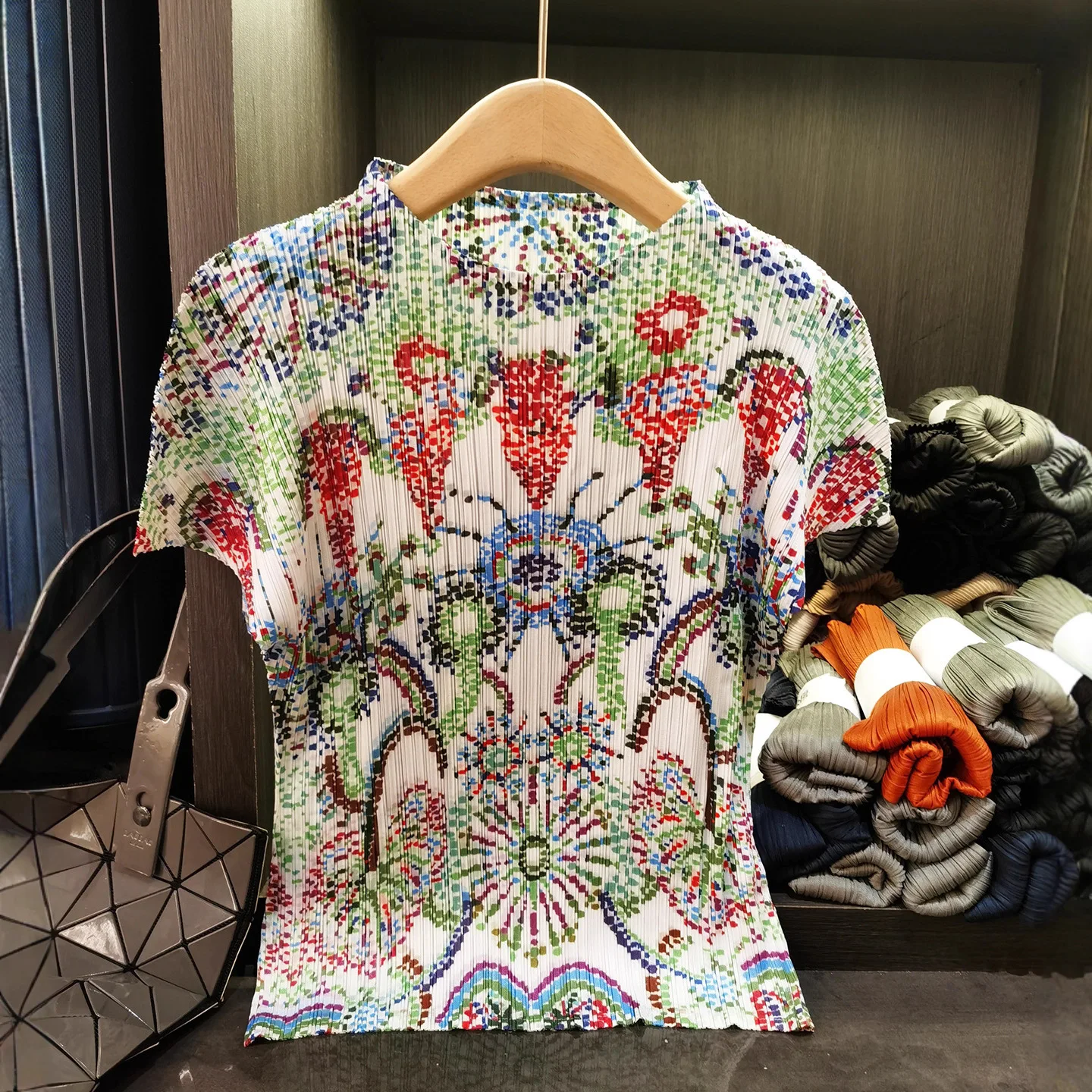 Miyake Pleated Summer 2025 Niche Ethnic Style Retro Printing T-shirt Female Simple Casual Versatile Foreign Short-sleeved Blouse
