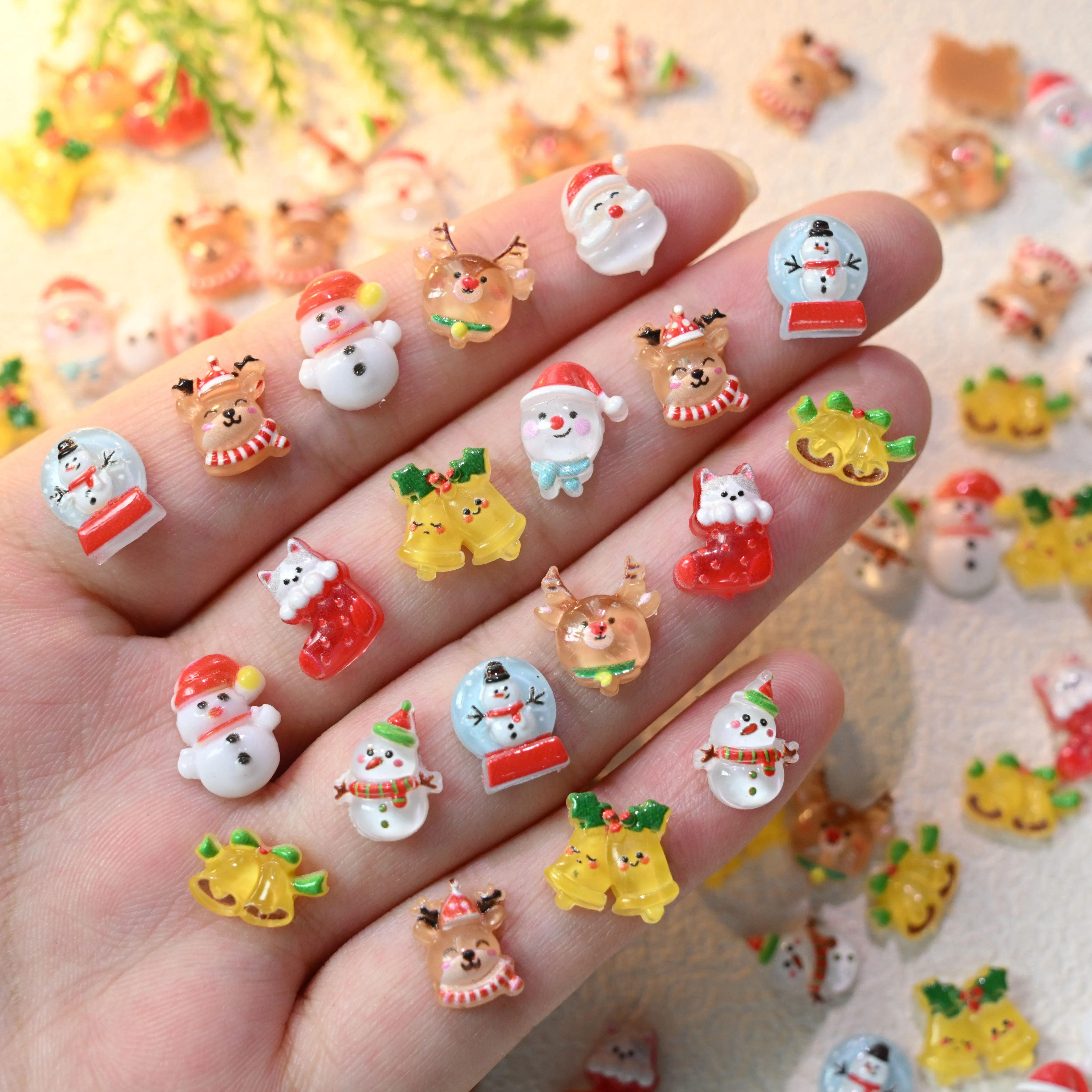 50Pcs 3D Snowman Reindeer Snow Globe Nail Charms Xmas Sock Bell Nails Art Decorations for Christmas Party Manicure Accessories Z