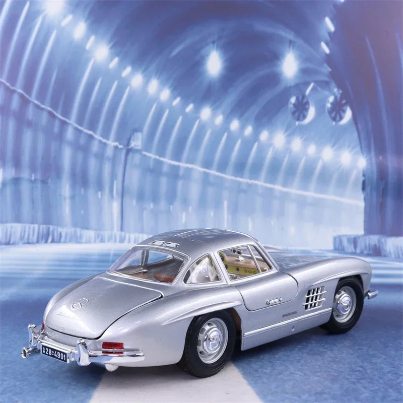 Bburago 1:18 1954 Mercedes-Benz 300 SL Sports Car High Simulation Alloy Diecast Metal Toy Car Model Collection kids Gifts B335