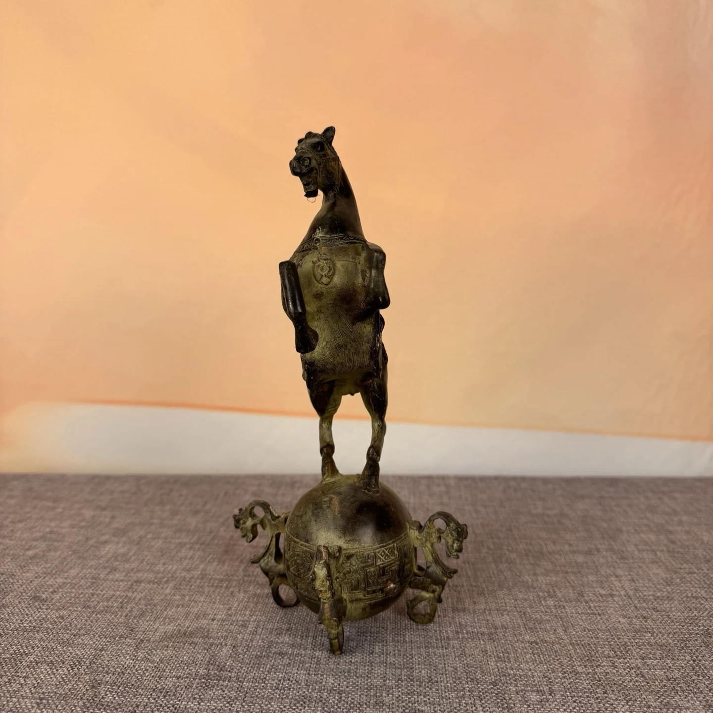 Old Brass Horse riding ball statue The horse treads on the universe Turn the tide study screen Amass wealth Ornaments