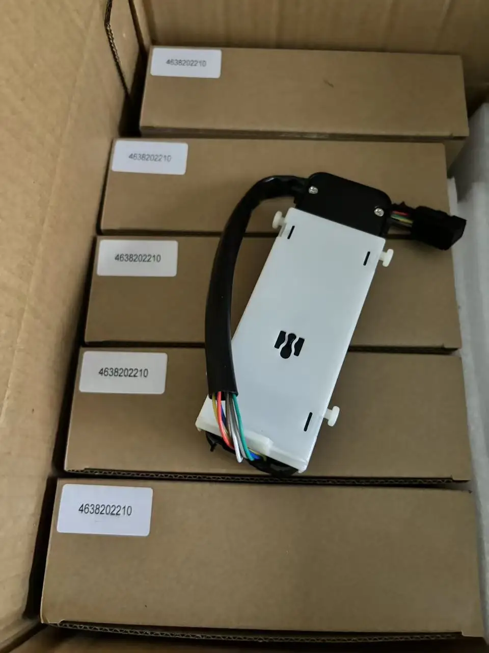 

A4638202210 4638202210 Совершенно новый переключатель стеклоподъемника подходит для MERCEDES-BENZ G500 G55 AMG G550 G63 AMG передний левый