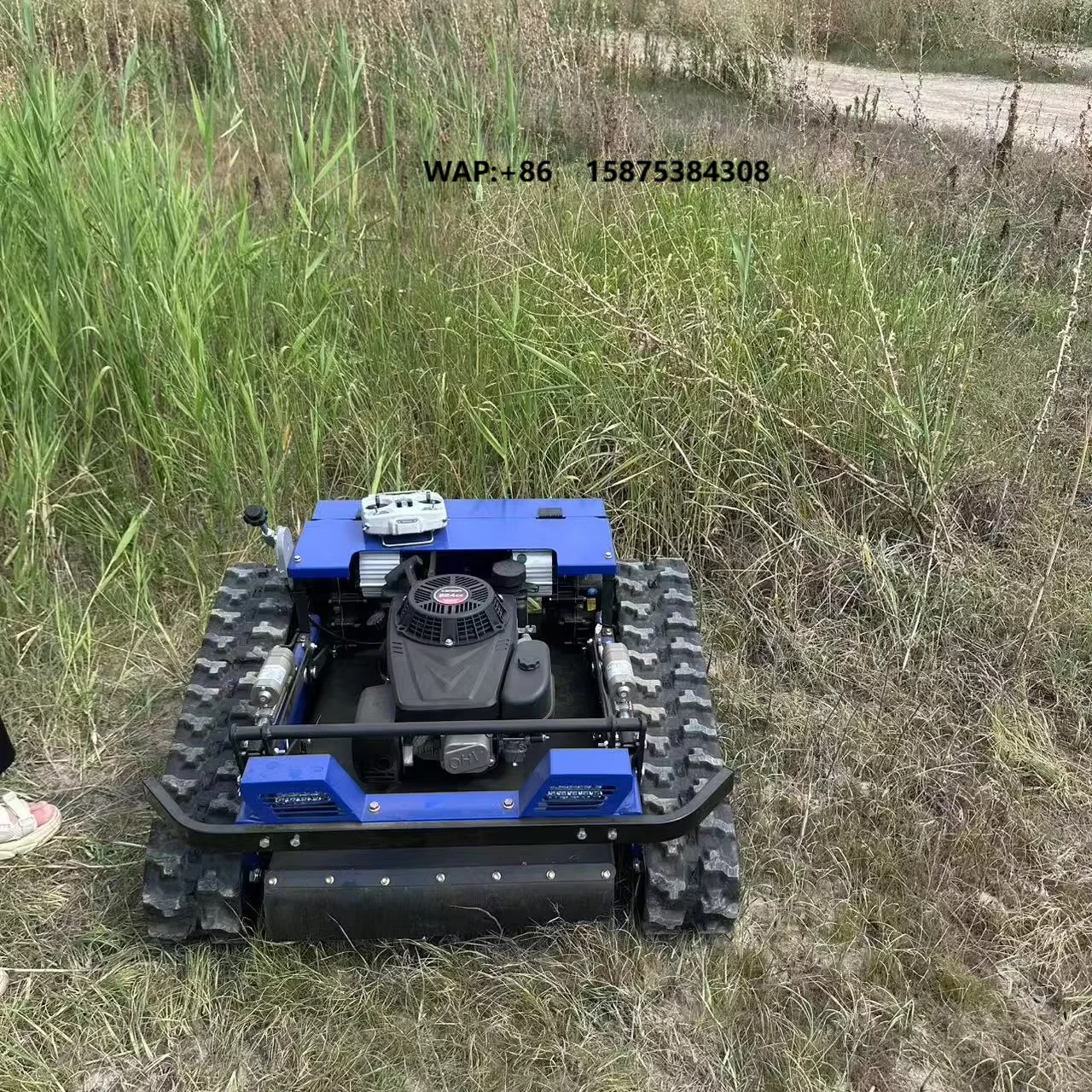 Fast Delivery Remote Controlled Robotic Lawn Mower Smart Cordless Crawler Petrol Lawn Mower for Grass Cutting