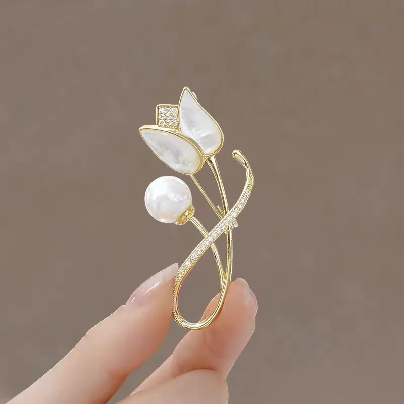 Luxury Rhinestone Tulip Flower Brooches Shiny Zircon Pearl Laple Pins For Women Dress Jewelry 2024 High Quality