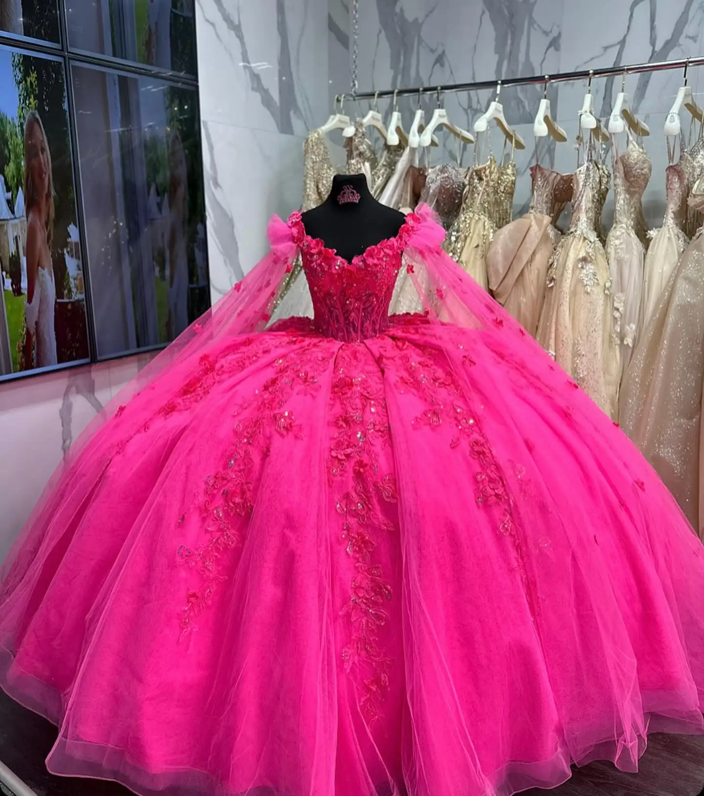 

Hot Pink V Neck Quinceanera Dresses Long for Women 2025 Long Sleeve Ball Gown Illusion Corset Puffy Prom Dresses Gowns