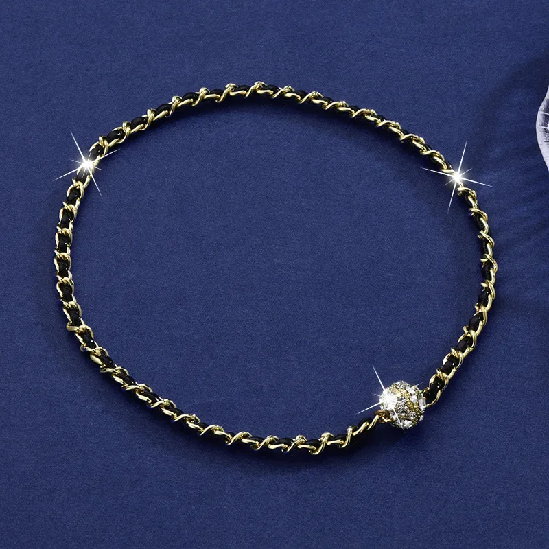 

Round ball magnet collarbone chain, diamond ball magnet high-end women's rope necklace, fashionable clothing necklace