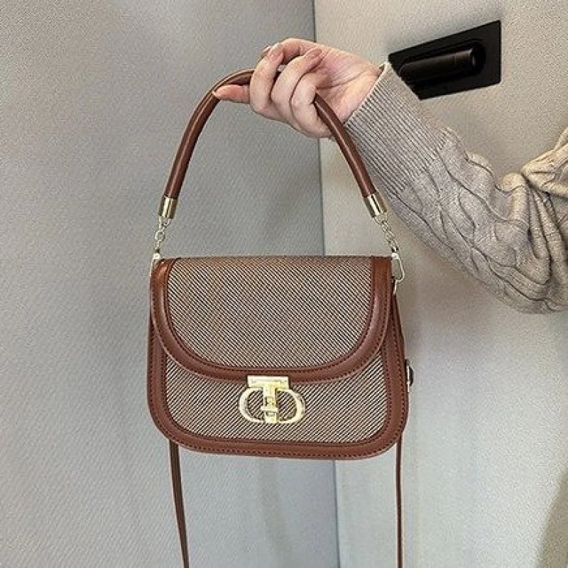 

Ladies Tote Bag Made Of Premium Leather Boasting High-End Quality And Paris Trendy Daily Look​