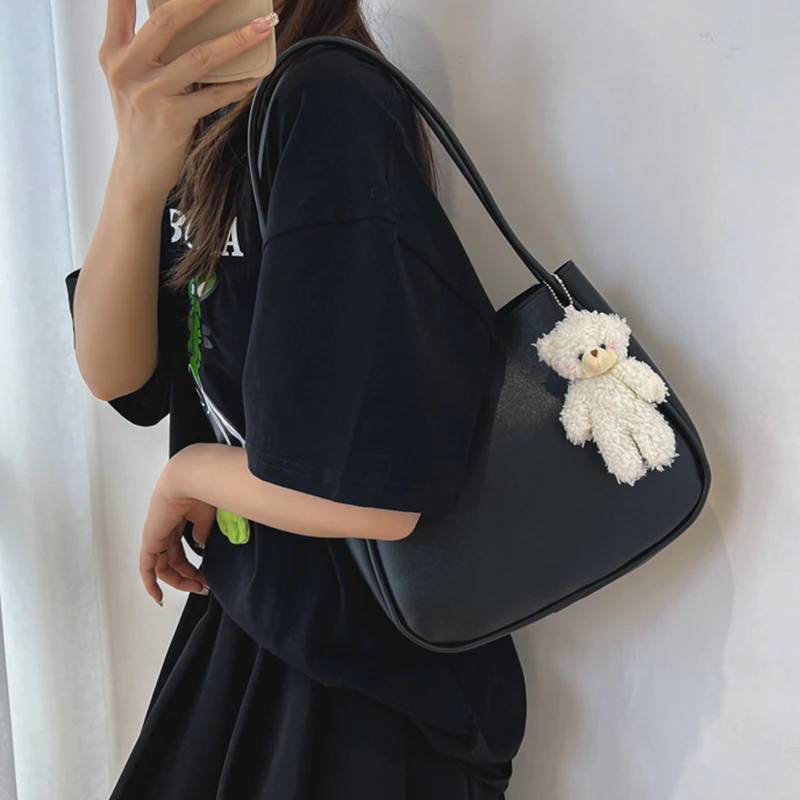 Simple And Casual New Versatile Shoulder Underarm Bag Small Fresh Solid Color Bear Pendant Handbag