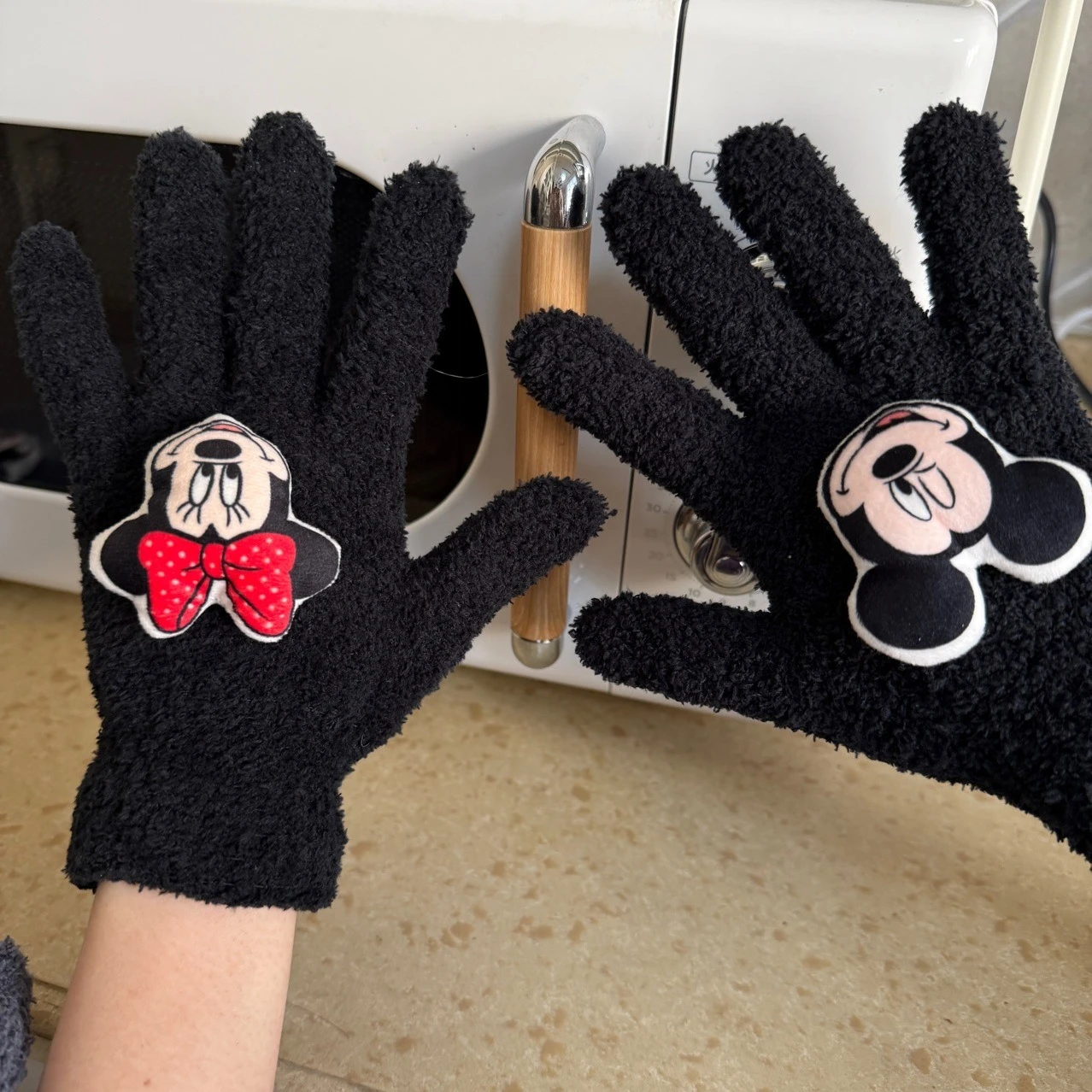 การ์ตูนดิสนีย์มินนี่ในฤดูใบไม้ร่วงและฤดูหนาวถุงมืออุ่นหนารวมทุกอย่างพร้อมกํามะหยี่กันลมและป้องกันการแข็งตัว